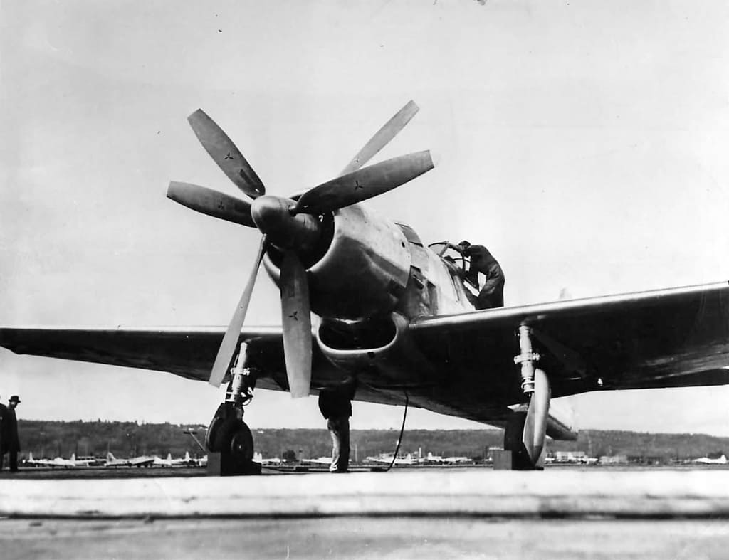 Опытный истребитель XF8B-1